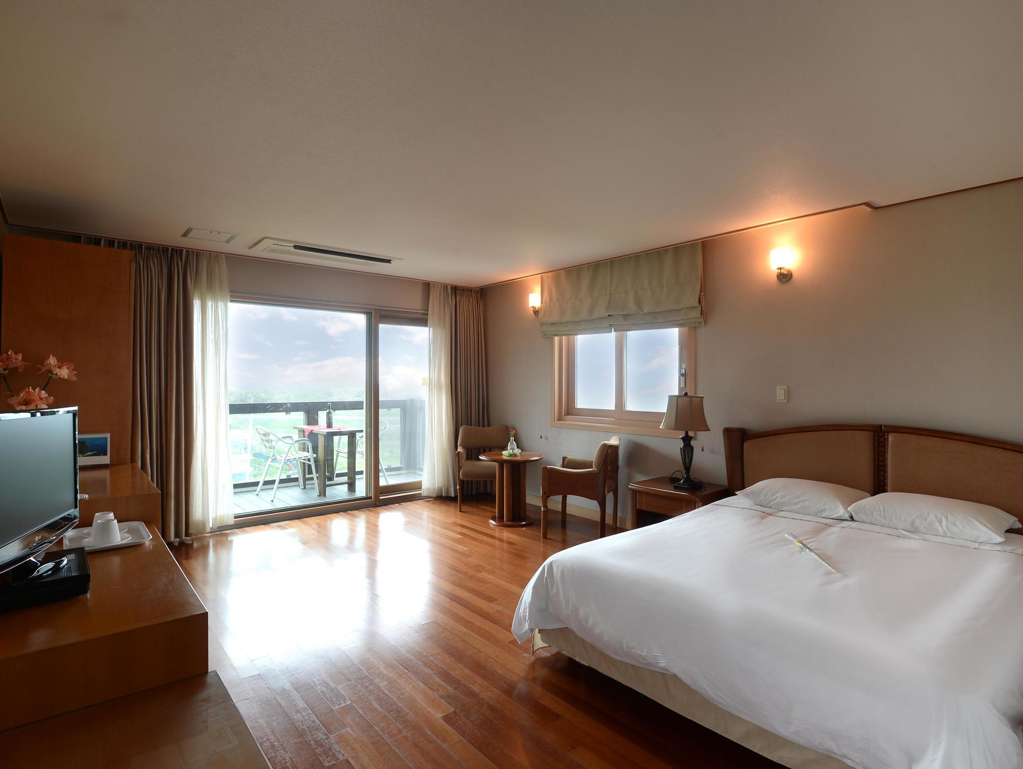 Minitel Soul Hotel Seogwipo Ngoại thất bức ảnh